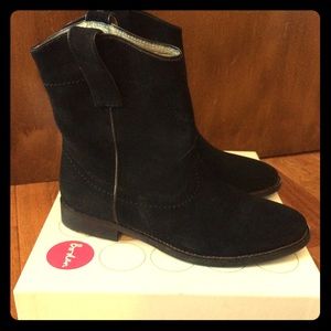 Beautiful Boden Smithfield Boots Black Suede